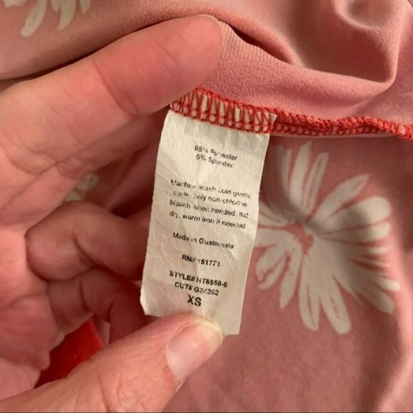 Kaileigh womens size XS off the shoulder top in pink with white flowers - Picture 5 of 8